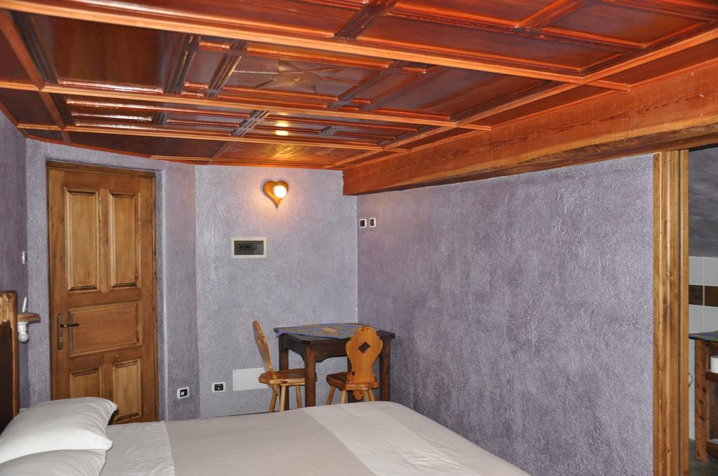 Grand Golliat Ristorante E Chambres D'Hotes Saint-Rhemy-En-Bosses Quarto foto