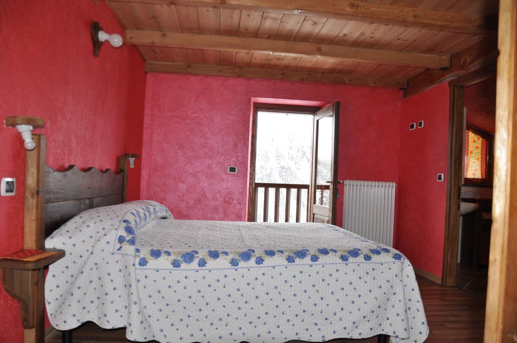 Grand Golliat Ristorante E Chambres D'Hotes Saint-Rhemy-En-Bosses Quarto foto