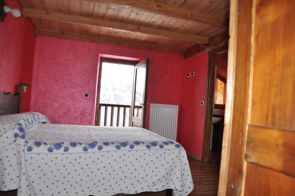 Grand Golliat Ristorante E Chambres D'Hotes Saint-Rhemy-En-Bosses Quarto foto